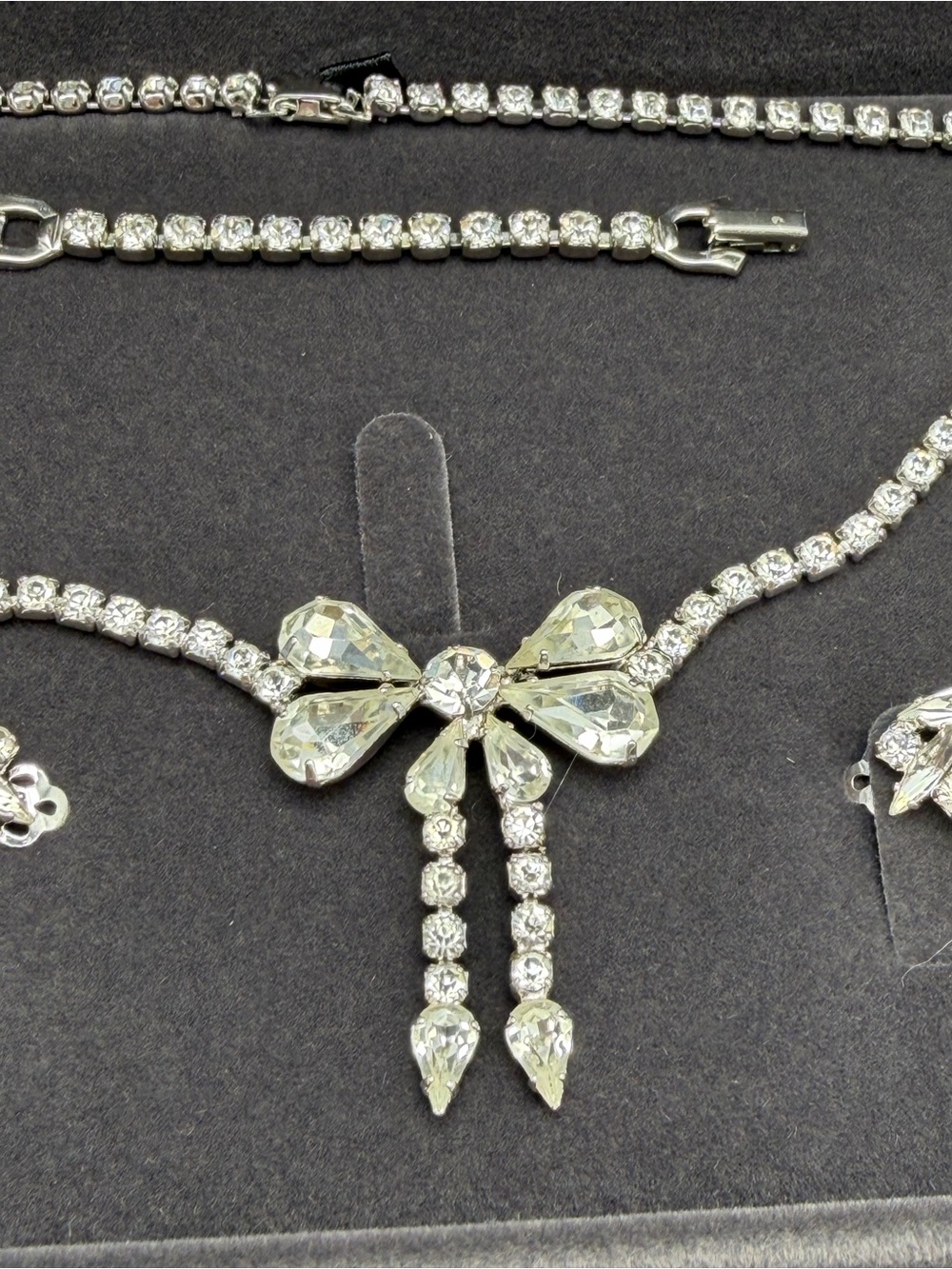 Vintage Dazzling Continental Necklace and Earrings - Picture 5 of 6